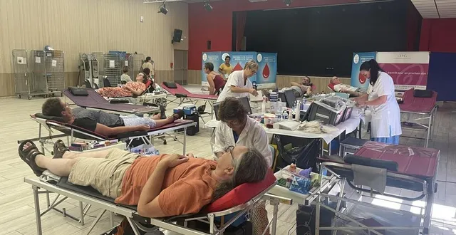 photo  pour la collecte de sang, la municipalité de noyen-sur-sarthe met gracieusement la salle polyvalente à disposition.  &copy;  ouest-france 