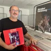 photo stéphane leroux est disquaire professionnel depuis 2012. il vend ses vinyles sur internet mais, du 7 au 31 août 2024, il en proposera plus de 4 000 dans une boutique éphémère au theil-sur-huisne (val-au-perche)