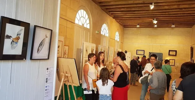 photo  dans les communs du château de courtanvaux de belles expositions à visiter.  &copy;  archives le maine libre 