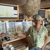photo véronique sauques, responsable de la boutique de l’office de tourisme montagnes de normandie à la roche d’oëtre, dans l’orne, propose des nouveaux objets chaque année.