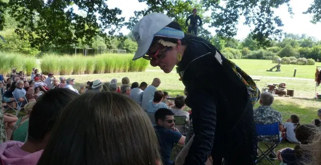 photo  les comédiennes ont sollicité le public à de nombreuses reprises.  &copy;  le maine libre 