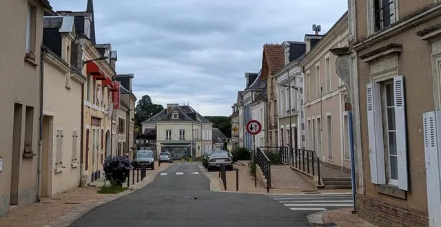 photo  de nombreux commerces sont vacants dans le centre bourg.  &copy;  ouest-france 