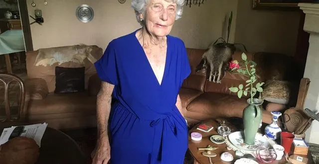 photo  thérèse loubert, dans son domicile, à gennes-val-de-loire.  &copy;  ouest-france 