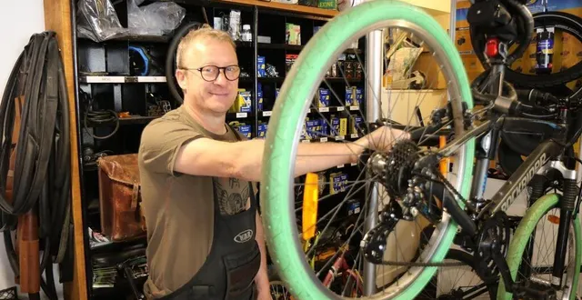 photo  victime d’un grave accident, olivier mallet ne rouvrira pas la pince à vélo avant 2025.  &copy;  archives le maine libre 