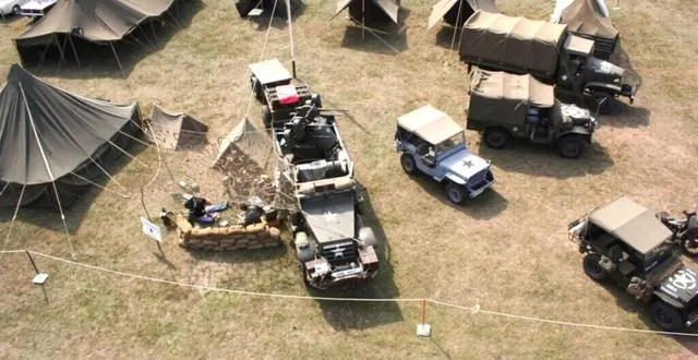 photo  retour dans le passé en ce week-end du 10 et 11 août, avec notamment l’installation d’un camp militaire sur le site de la gare du petit anjou.  &copy;  ouest-france 