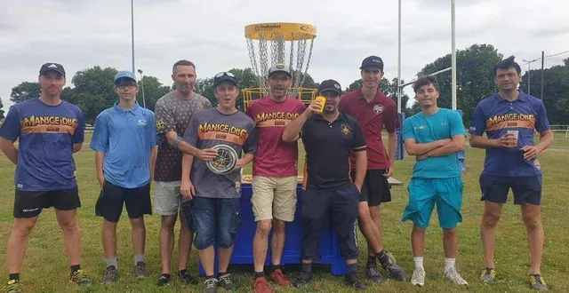 photo  les membres participant à l’épreuve de ce dimanche, à fontenay-le-comte.  &copy;  ouest-france 