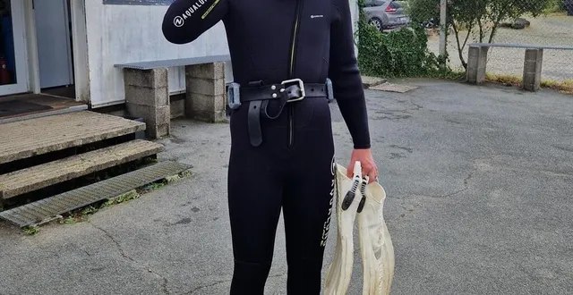 photo  roussay (sèvremoine), dimanche 21 juillet 2024. combinaison, palmes et masques prêts. ne manque plus que la gestuelle pour signifier que tout va bien.  &copy;  co – antonin patarin 