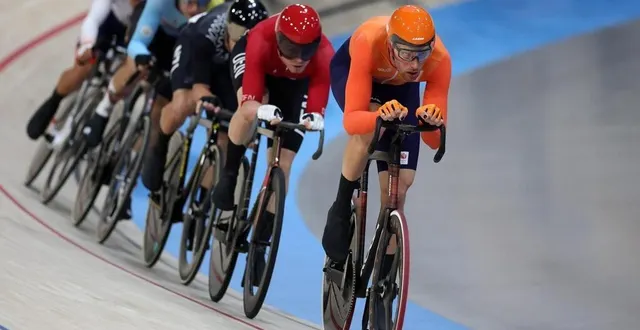 photo  jan willem van schip a été disqualifié pour un coup de tête sur un adversaire.  &copy;  photo : martin divisek, epa/maxppp 