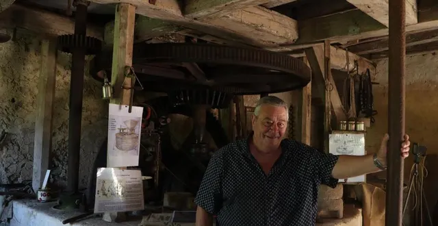 photo  patrick coiffé tient son moulin depuis vingt-deux ans à mareil-en-champagne.  &copy;  ouest-france 