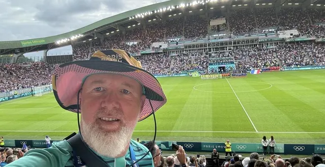 photo  samuel derrien, habitant de saint-jean-de-linières, a participé aux jeux olympiques. il était le seul sourd sur le site de la beaujoire en tant que volontaire.  &copy;  dr 