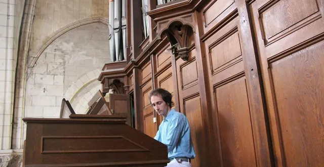 photo  jacques baguenier et les membres de l’association orgues en pays fléchois attendent l’automne avec impatience. une entreprise devrait être désignée pour la rénovation complète de l’orgue de l’église saint-thomas qu’ils appellent de leurs vœux depuis maintenant dix ans.  &copy;  ouest-france 