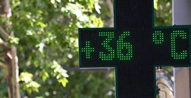 photo  + 36°c, + 37°c, + 38°c, voire + 39°c à l’ombre. météo france annonce de très fortes chaleurs en normandie pour la journée de lundi 12 août 2024. l’alerte canicule est enclenchée.  &copy;  archives afp/sylvain thomas 