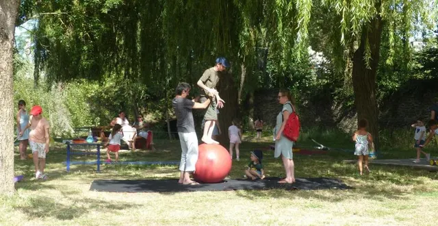 photo  atelier cirque ou maquillage occuperont ce mercredi pour les enfants et les parents.  &copy;  co 