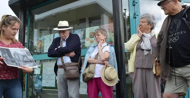 photo  lecture d’un cadastre datant de 1829 concernant l’église de bessé-sur-braye, par juliette leproux, guide conférencière du pays perche sarthois.  &copy;  ouest-france 