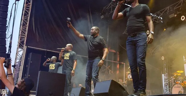 photo  aux tufféeries, samedi 17 août 2024, le groupe magic system va se produire sur la scène montée à proximité du plan d’eau de tuffé, en sarthe.  &copy;  archives ouest-france 