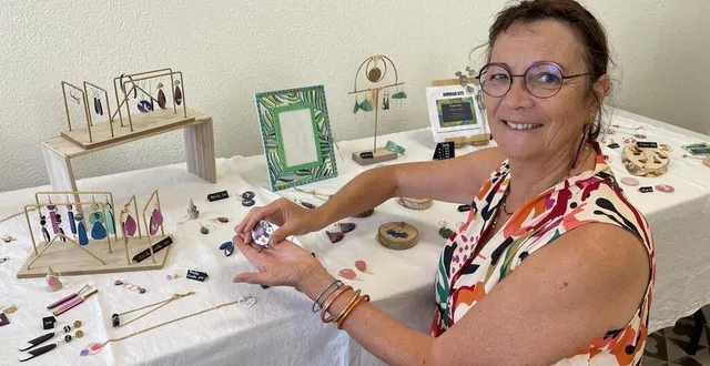 photo  véronique doré crée même ses bijoux pendant les heures d’ouverture.  &copy;  le maine libre 