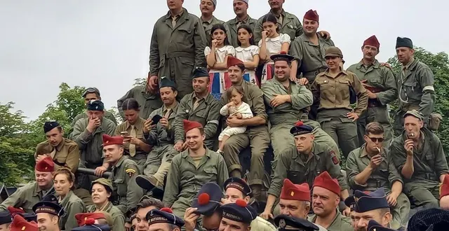 photo  les 120 hommes et femmes de la colonne leclerc ont traversé la normandie en costume d’époque et à bord de véhicules militaires anciens.  &copy;  dr 