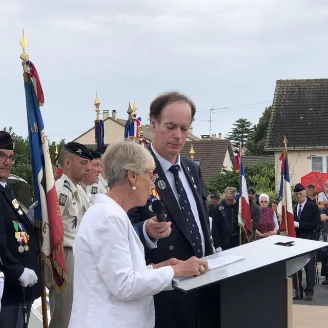 photo la benjamine de roger denormandie, marie-france, a livré un témoignage poignant sur le souvenir de son père.  ©  ouest-france