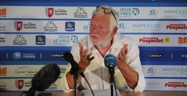 photo  mercredi 14 août 2024, en présence d’une partie du bureau de l’association chamois niortais, le président guy fleurquin a présenté l’état actuel compliqué du club.  &copy;  co - christophe bernard 