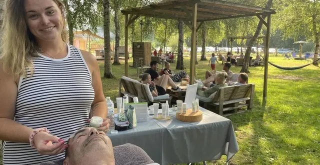 photo  élise chantepie habite thorée-les-pins. elle vient régulièrement à la bamboche faire tester des produits à base d’aloé véra.  &copy;  le maine libre 