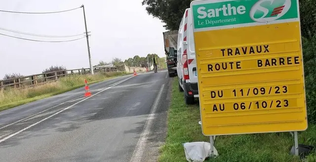 photo  après une première tranche à l’automne 2023, le conseil départemental de la sarthe poursuit les travaux de réfection de la chaussée de la rd 4 entre sablé-sur-sarthe et sillé-le-guillaume.  &copy;  ouest-france 