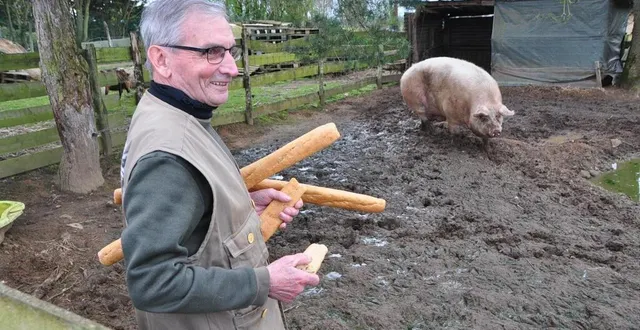 photo  joël mahé et son épouse organisent ce dimanche 18 août une journée porte ouverte au refuge animalier des crins verts, avec séance de dédicaces de pierre gay.  &copy;  le maine libre 