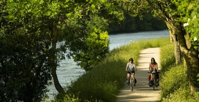 photo  la vélobuissonnière suit dans sa majorité les cours d’eau dont la rivière de la sarthe.  &copy;  photo : pascal beltrami / la vélobuissonnière 