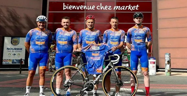 photo  cédric pasquier, enzo avignon, frédéric guillou, sébastien tribondeau, et jean luc vidis courront pour l’équipe des petits luca.  &copy;  ouest-france 