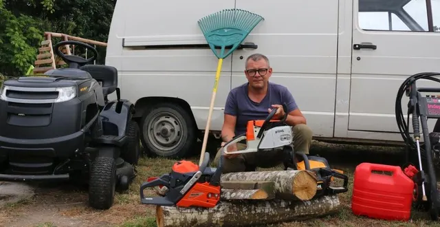 photo  kévin neveu propose ses services d’entretien des extérieurs dans le sud sarthe.  &copy;  ouest-france 