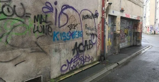 photo  le rue de la croix, où des témoins ont vu l'homme agoniser.  &copy;  ouest-france 