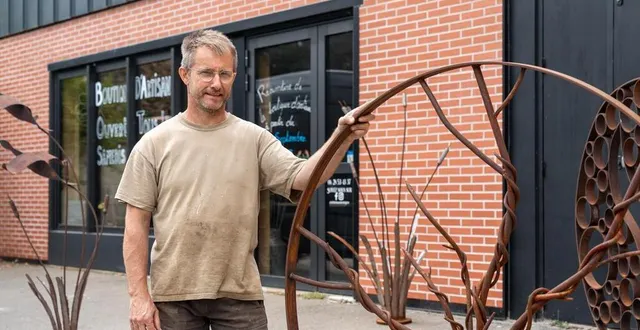 photo  les arbres de vies sont les créations préférées de stéphane hubert.  &copy;  le maine libre - xavier sarrat 