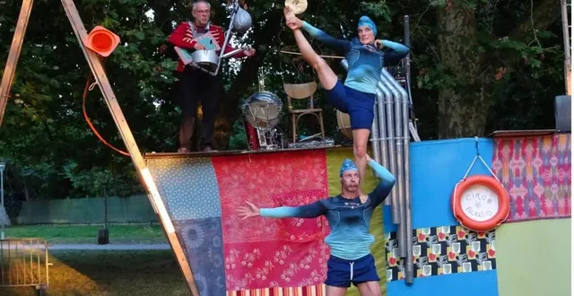 photo  les artistes de la compagnie barolosolo ont enthousiasmé le public avec leur spectacle de cirque burlesque et poétique avec un m. loyal étonnant musicien.  &copy;  ouest-france 