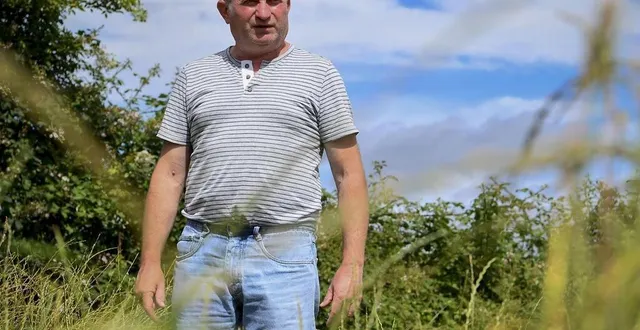 photo  dominique rousseau, secrétaire général de la fdsea 72 et président du syndicat agricole majoritaire au niveau de la région, évoque les effets néfastes des fortes précipitations de ces derniers mois sur les cultures de céréales et notamment de blé.  &copy;  photo archives le maine libre - yvon loué 