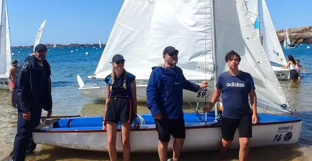 photo  trégastel, août 2024. cédric, lise, jean-françois et jules ont navigué sur un dériveur type 4-20 pendant 24 heures.  &copy;  collection personnelle 