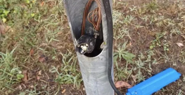 photo bazouges-cré-sur-loir. plusieurs lampadaires dégradés hier  &copy;  le maine libre 