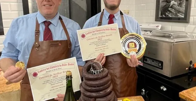 photo  claude bossard et son fils nicolas, médaillés pour leur fameux boudin noir.  &copy;  archives ouest-france 