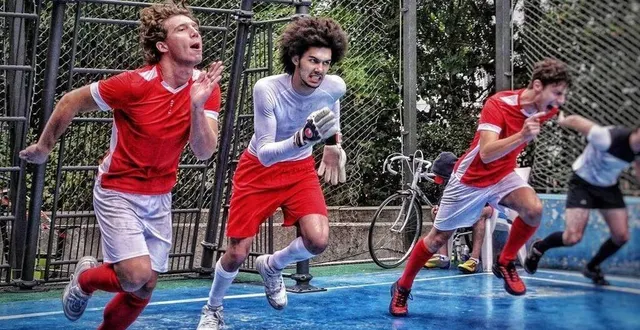 photo  dans le week-end une comédie sportive… mais pas que.  &copy;  cie la part de l’ombre 