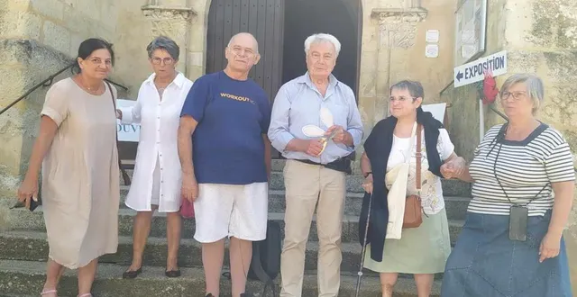 photo  une partie des artistes présents devant l’église.  &copy;  ouest-france 