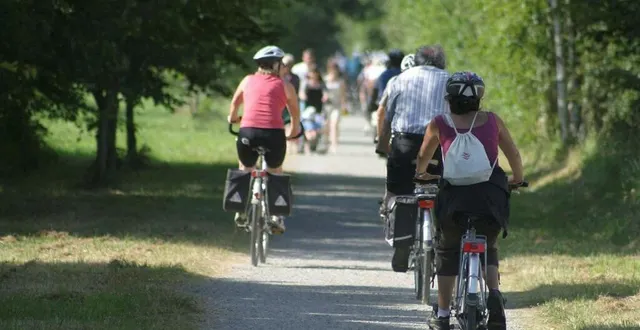 photo  à vos vélos sur les voies vertes de la sarthe !  &copy;  archives ouest-france 