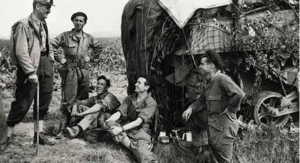 photo  avec la 2e db du général leclerc.  &copy;  ouest-france 