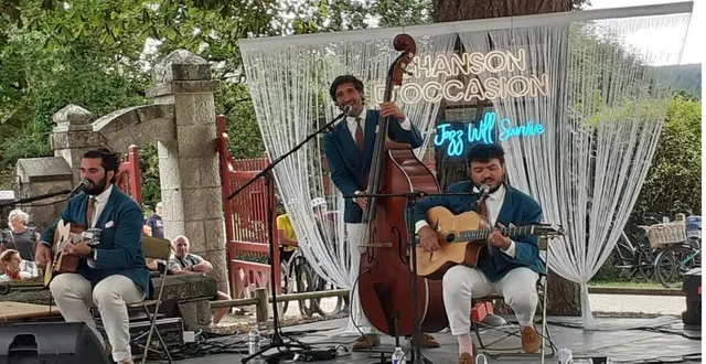 photo  le trio chanson d’occasion a fait swinguer le public des beaux dimanches après-midi.  &copy;  ouest-france 