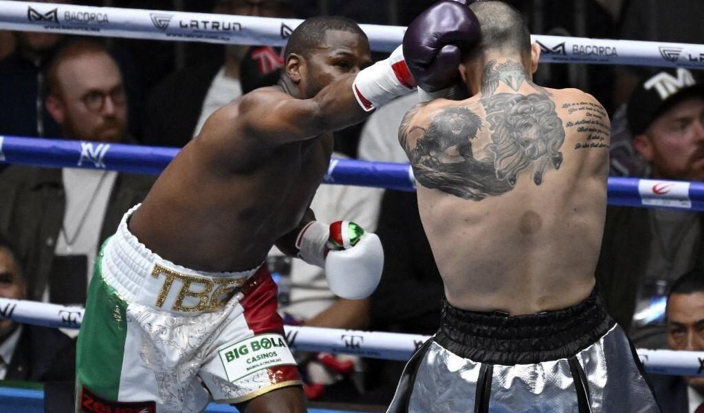 VIDEO. Boxeo: Floyd Mayweather vence a John Gotti III en México. deporte