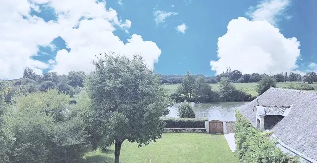 photo  la vue sur la sarthe, depuis la terrasse.  &copy;  le maine libre 