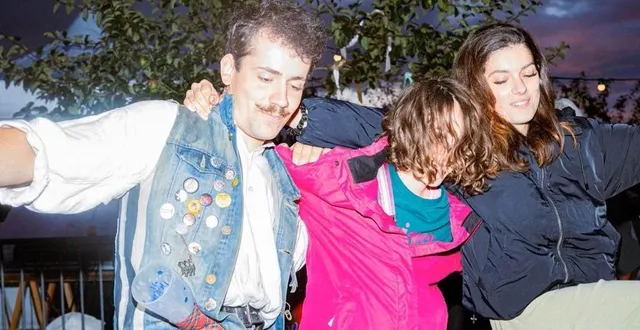 photo  les festivaliers lors des concerts à bagnoles-de-l'orne-normandie (orne).  &copy;  festival 61 degrés 