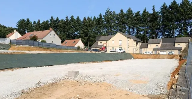 photo  le terrassement est désormais terminé. le gros œuvre va pouvoir débuter.  &copy;  le maine libre 