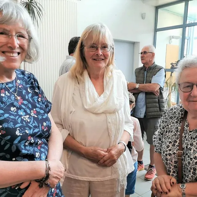 photo suzanne fitter, margaret neate et monique pace.  ©  le maine libre