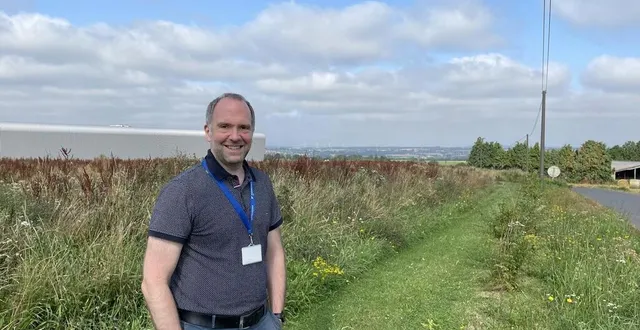 photo  yohann guillaume, ingénieur en charge du développement durable de thermocoax et membre de l’association faune et flore de l’orne a pour essence préférée le sorbier des oiseleurs.  &copy;  ouest-france 