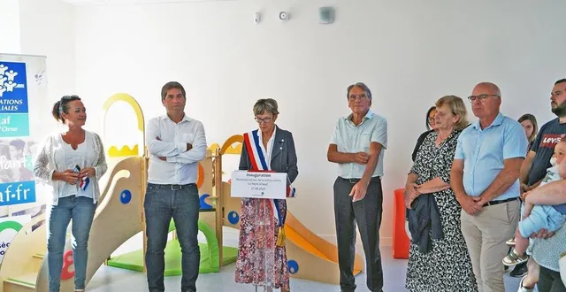 photo  de gauche à droite : catherine meunier, conseillère départementale et régionale, jérôme nury, josette porquet, bernard soul, michelle pothé, vice-présidente de la communauté de communes en charge de la petite enfance, et jean-luc letellier, président de la caisse d’allocations familiales.  &copy;  ouest-france 