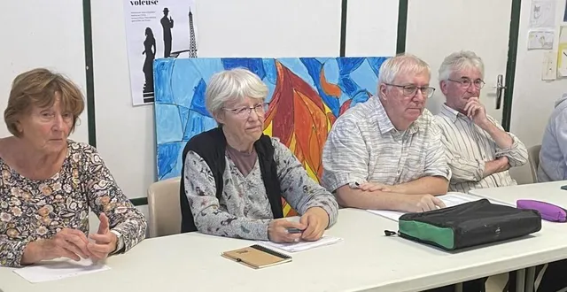 photo  jean-louis menereul (3e à partir de la gauche), aux côtés de la présidente brigitte menereul, lors de l’assemblée générale de l’exr, le 2 juillet 2024.  &copy;  archives ouest-france 