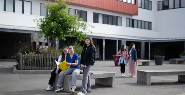 photo  les collégiens sarthois reprennent les cours lundi. dans certains établissements, la rentrée sera étalée pour pouvoir accueillir les élèves de 6e dans des conditions optimales.  &copy;  photo cd 72 